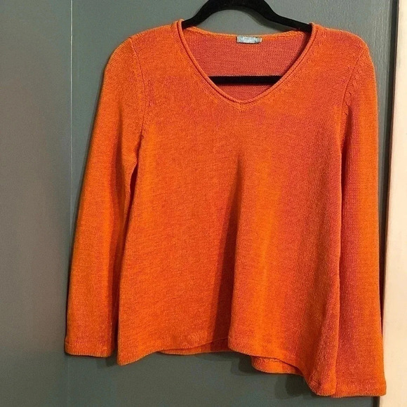 J. McLaughlin Sweaters - J. McLaughlin orange v neck sweater - cotton blend - light weight - medium